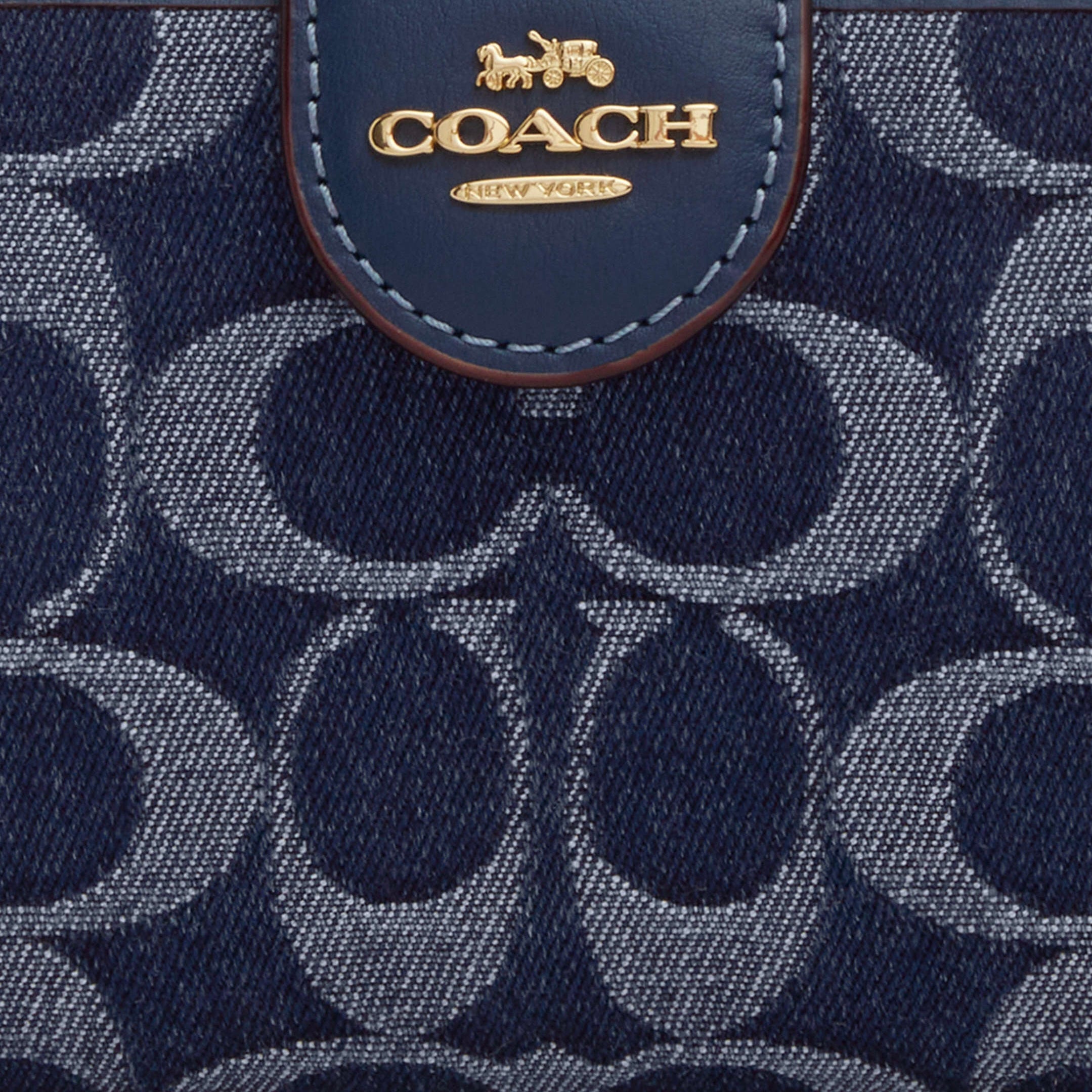 Coach Cartera Medium Corner Zip Denim en Signature Canvas *bajo pedido*